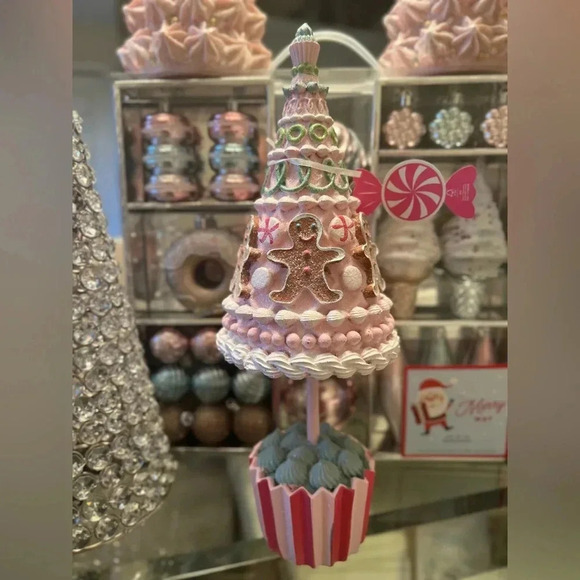Peppermint Square Gingerbread Cupcake Tree Decoration Heavy 13.5 L size - Picture 4 of 5